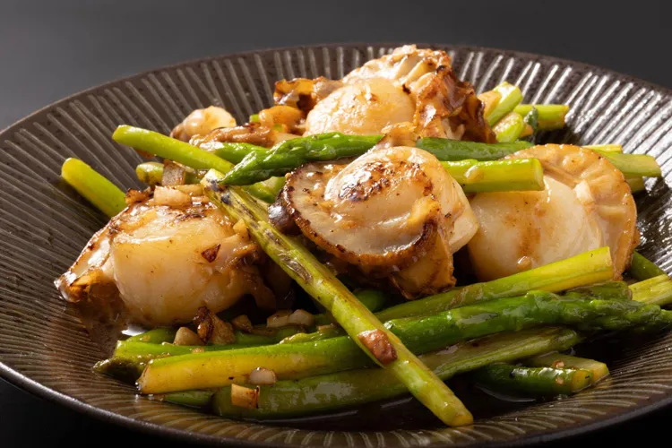 ホタテとアスパラの炒め物