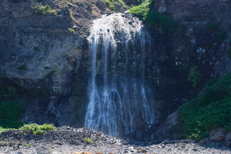 カムイワッカ湯の滝