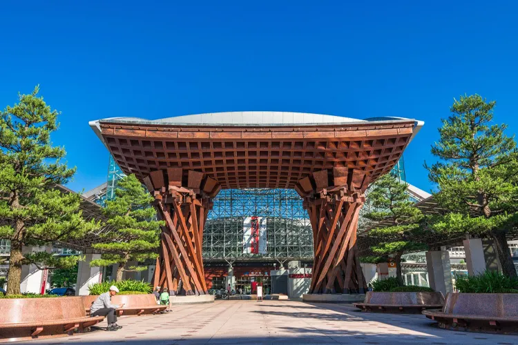 JR金沢駅の鼓門