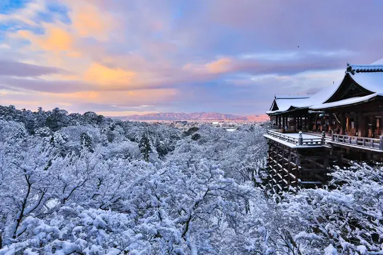 清水寺の雪景色