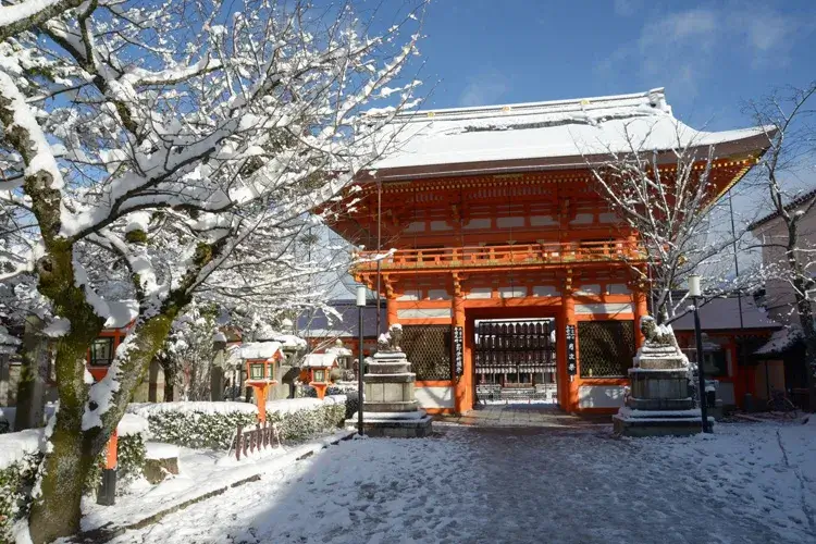 八坂神社の冬