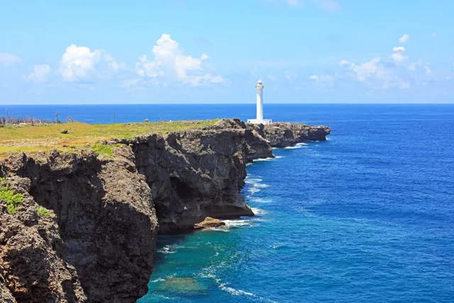 沖縄本島でも屈指の景観を誇る残波岬
