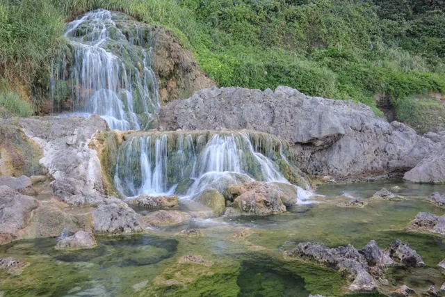 高さ40mの断崖が続くギーザバンタ