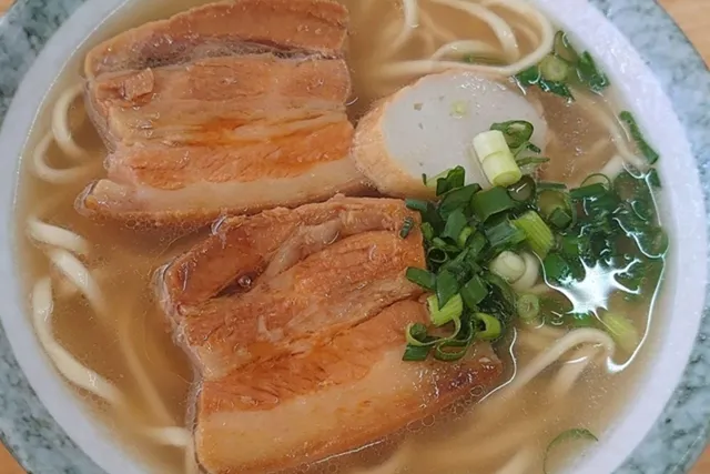 てびちそばが人気の南部そば