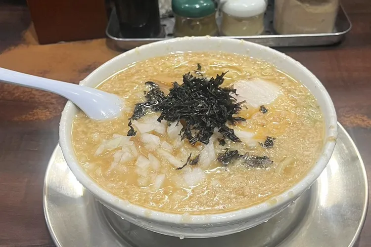 らーめん潤の燕三条系背脂ラーメン中華そば
