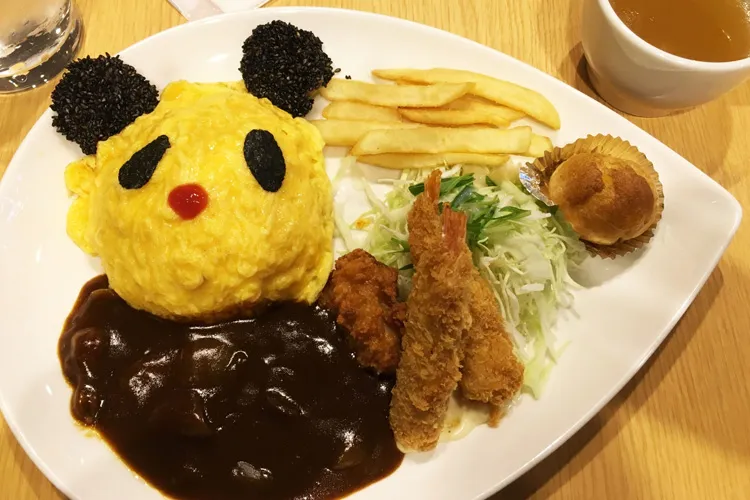 パンダのオムライスとハンバーグ