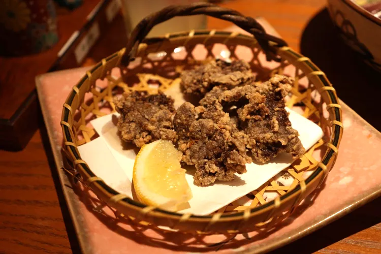 くじらの唐揚げ