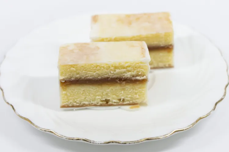 デラックスケーキ