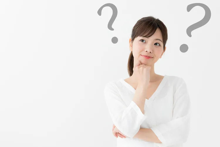 悩む女性