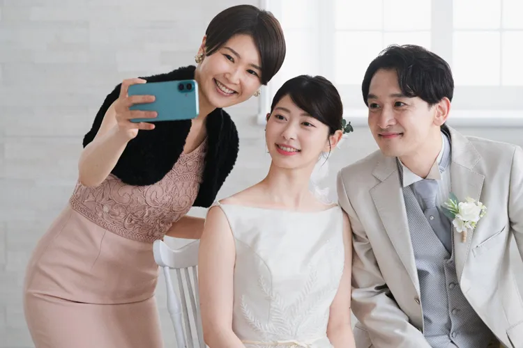 新郎新婦と記念撮影