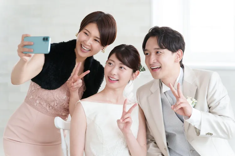 新郎新婦と記念撮影